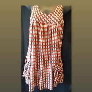 Twenty one plaid sleeveless tunic pocket top